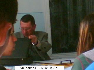 Poze cu clasa noastra - profu de mate ... cu super servieta lui... =) - Poze